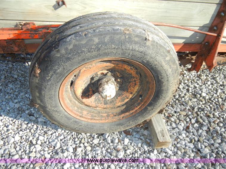 image for item H9237 Manure spreader