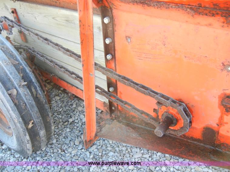 image for item H9237 Manure spreader