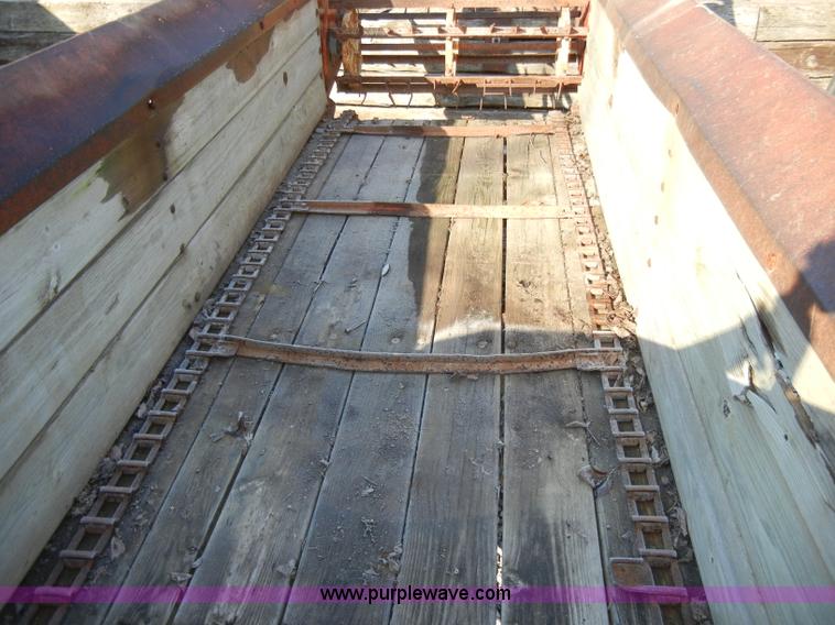 image for item H9237 Manure spreader