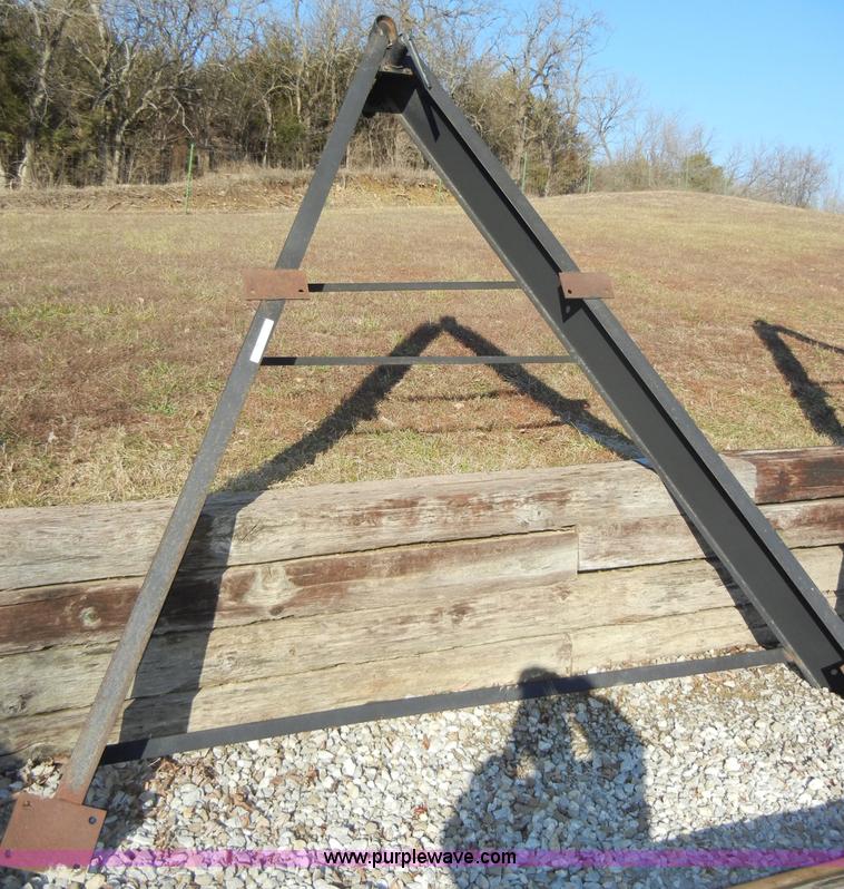 Mobile home hitch in Topeka, KS Item H9238 sold Purple Wave