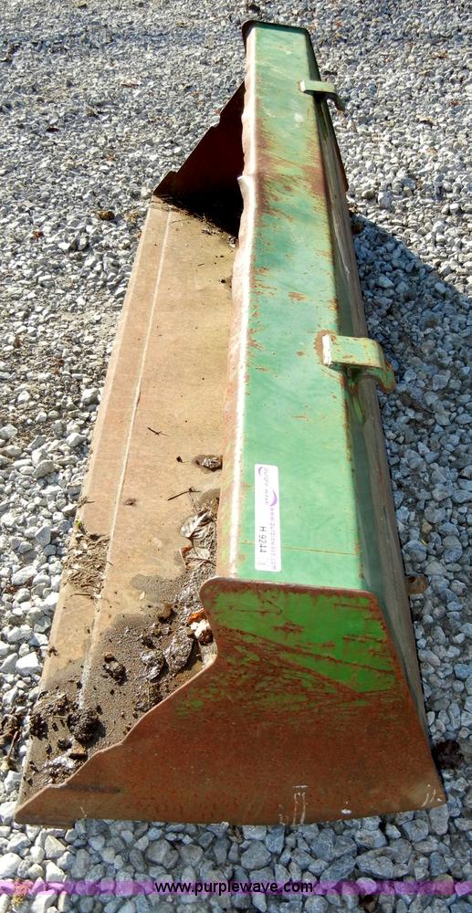 image for item H9244 John Deere 6' loader bucket