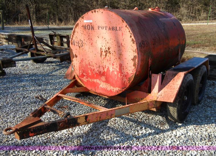 image for item H9247 1986 JFW water tank trailer