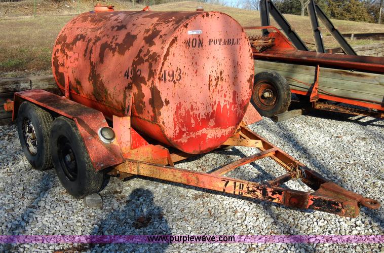 image for item H9247 1986 JFW water tank trailer