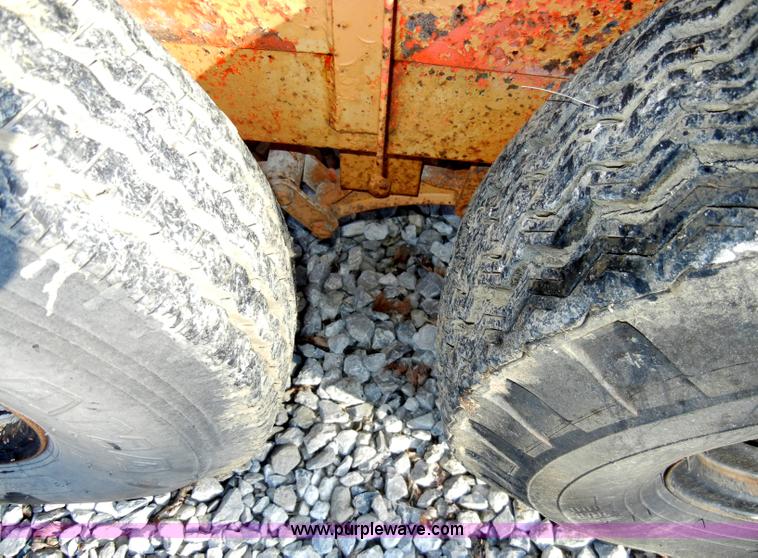 image for item H9247 1986 JFW water tank trailer