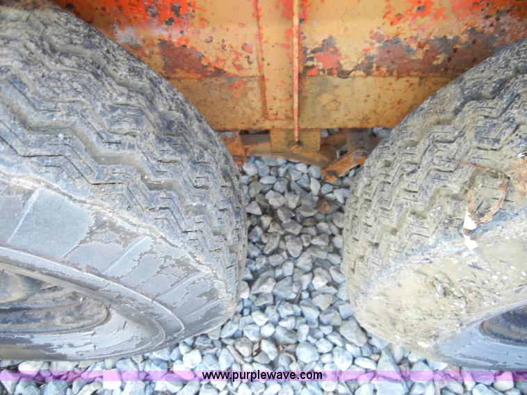 image for item H9247 1986 JFW water tank trailer