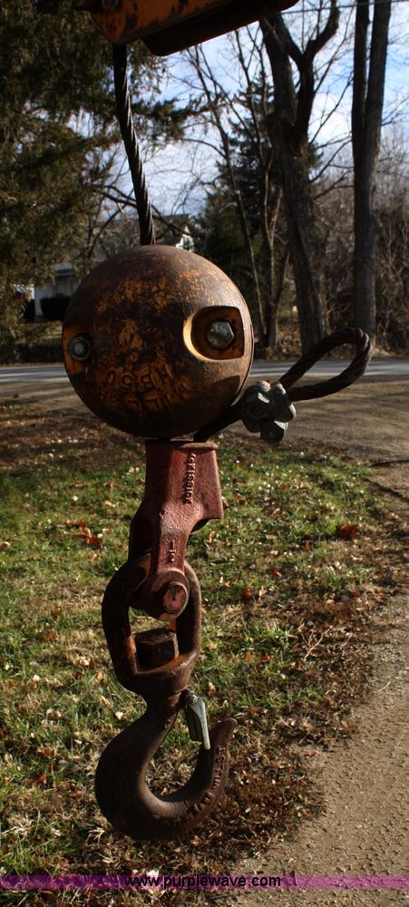 image for item A6510 Broderson BMC IC70-ZB crane with jib boom