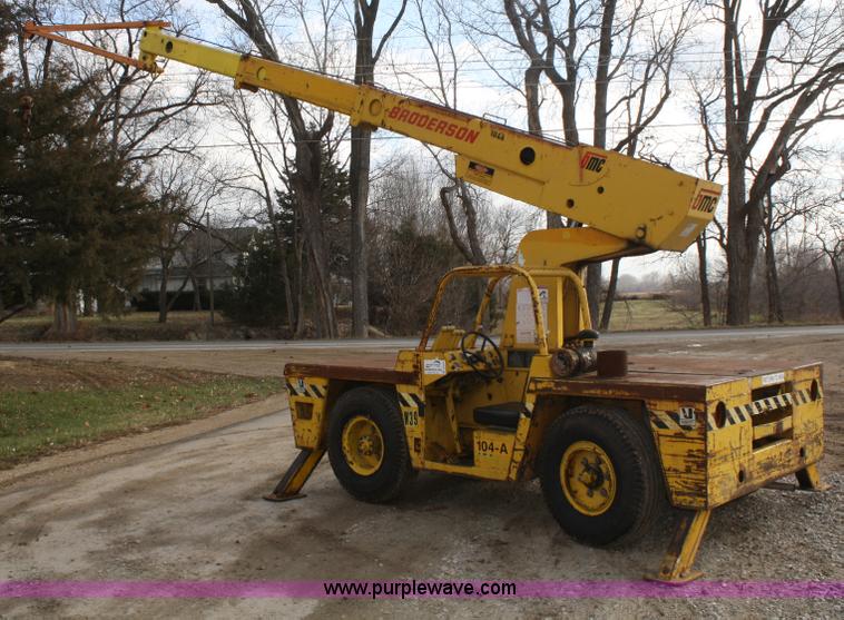 image for item A6510 Broderson BMC IC70-ZB crane with jib boom