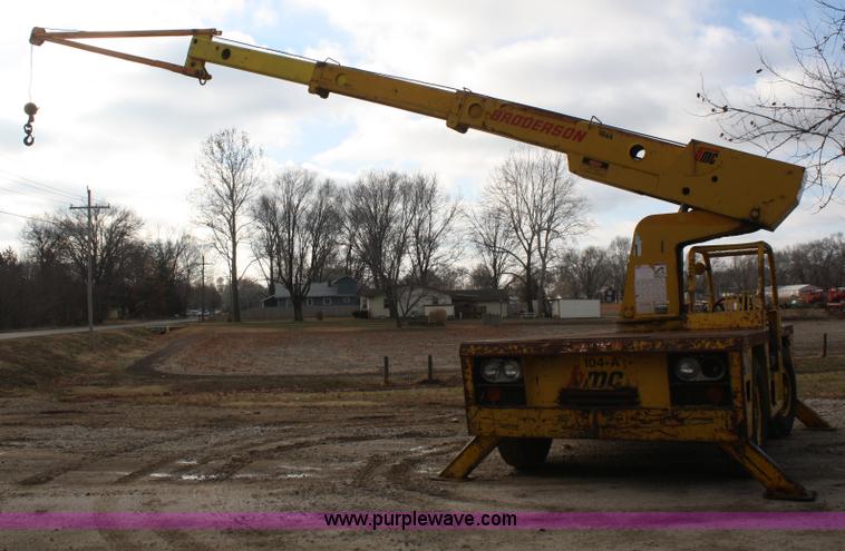 image for item A6510 Broderson BMC IC70-ZB crane with jib boom