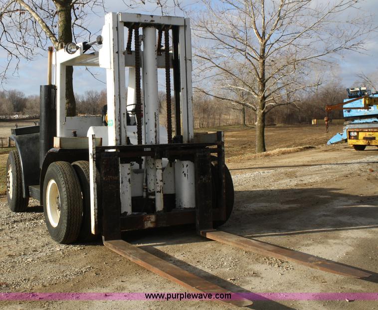 image for item A6511 Hyster H180E forklift