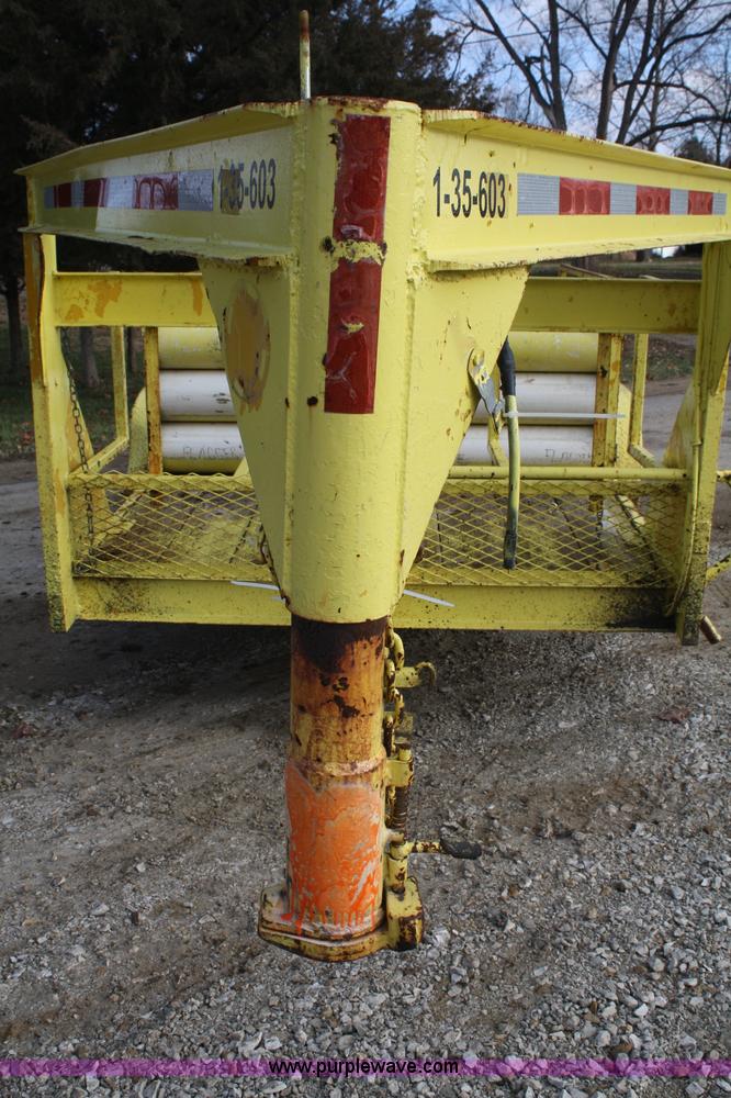 image for item A6606 1993 tandem axle gooseneck trailer