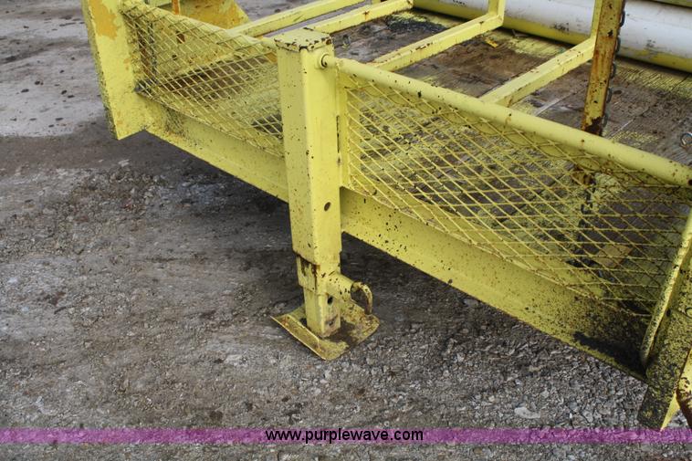 image for item A6606 1993 tandem axle gooseneck trailer