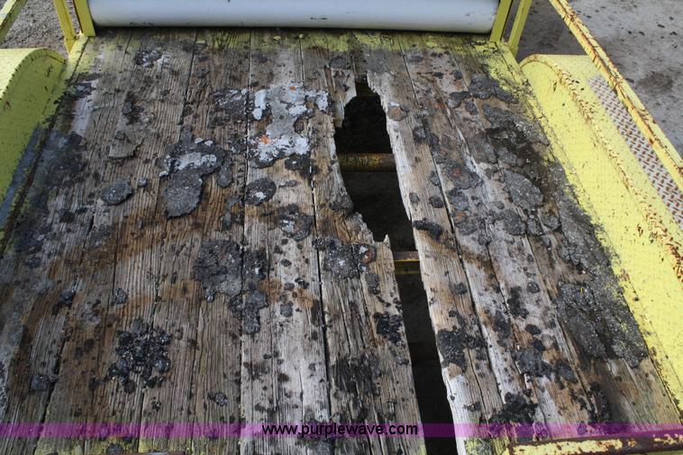 image for item A6606 1993 tandem axle gooseneck trailer