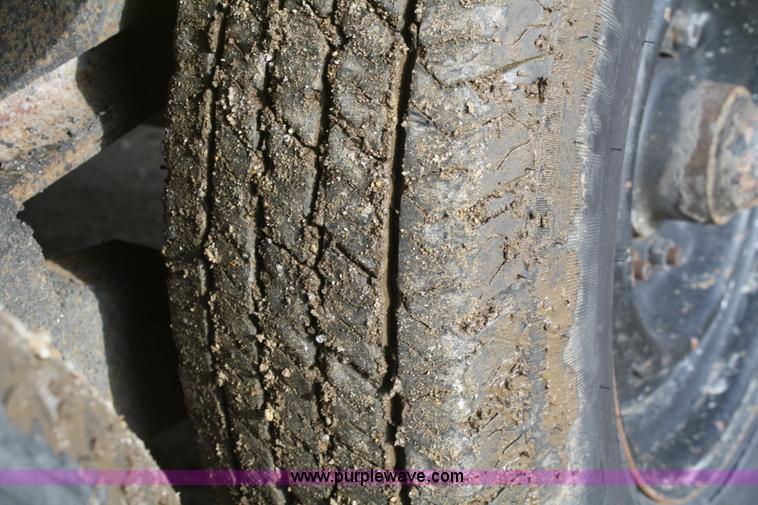 image for item A6606 1993 tandem axle gooseneck trailer