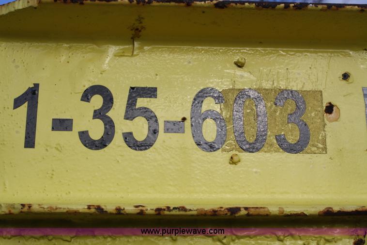 image for item A6606 1993 tandem axle gooseneck trailer