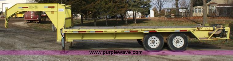 image for item A6607 2003 tandem axle gooseneck trailer