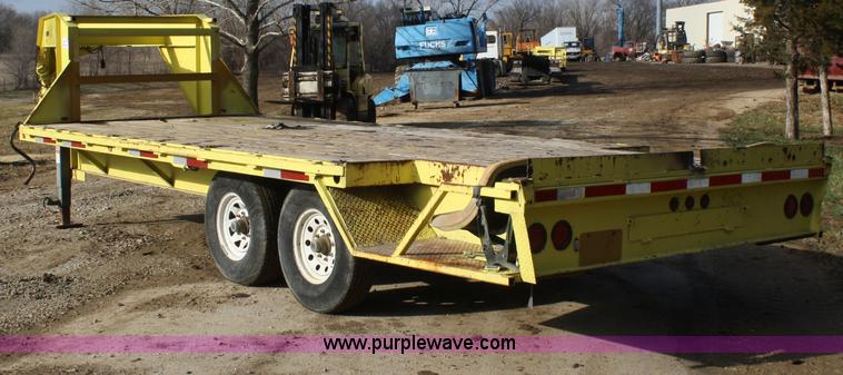 image for item A6607 2003 tandem axle gooseneck trailer