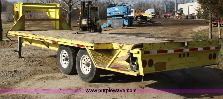 image for item A6607 2003 tandem axle gooseneck trailer