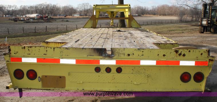 image for item A6607 2003 tandem axle gooseneck trailer