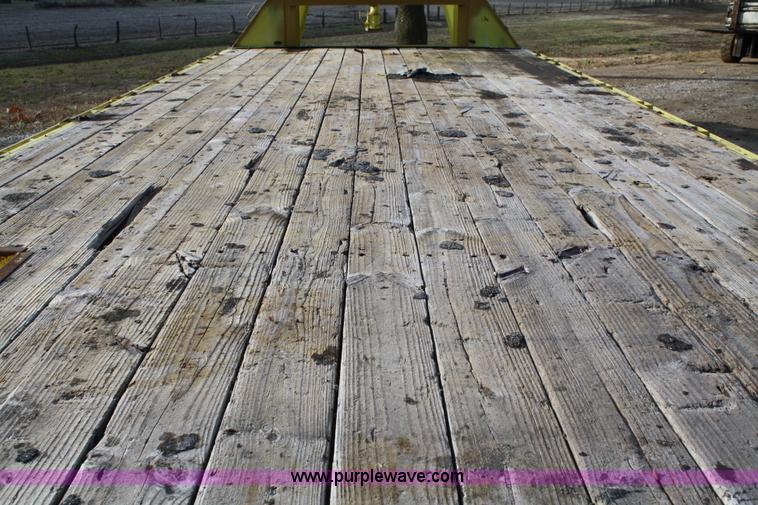 image for item A6607 2003 tandem axle gooseneck trailer