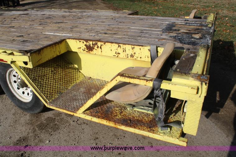 image for item A6607 2003 tandem axle gooseneck trailer