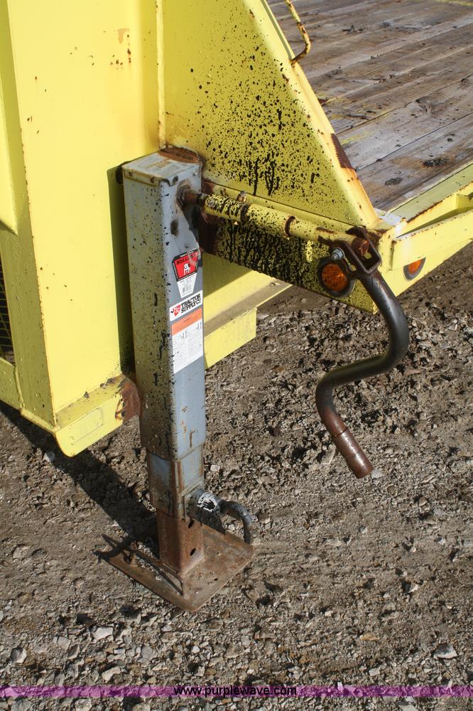 image for item A6607 2003 tandem axle gooseneck trailer