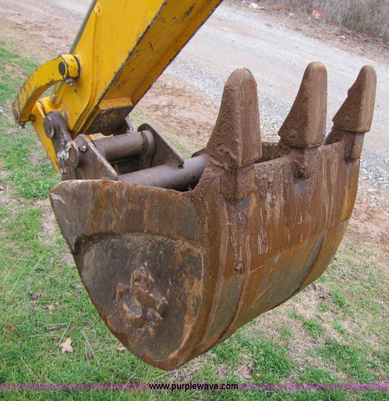image for item B2159 2006 JCB 212S Series III backhoe