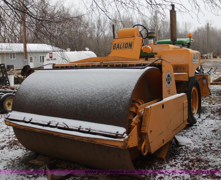 image for item B8776 Galion vibro-static single drum roller