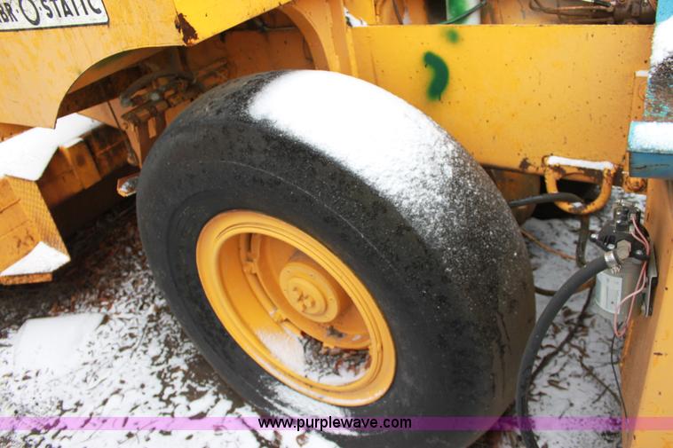 image for item B8776 Galion vibro-static single drum roller