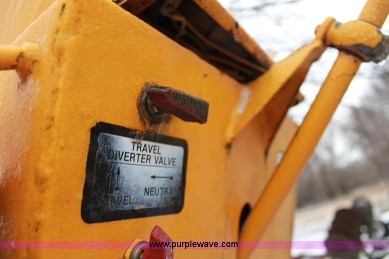 image for item B8776 Galion vibro-static single drum roller