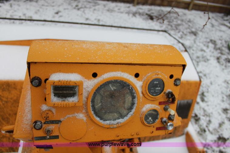 image for item B8776 Galion vibro-static single drum roller