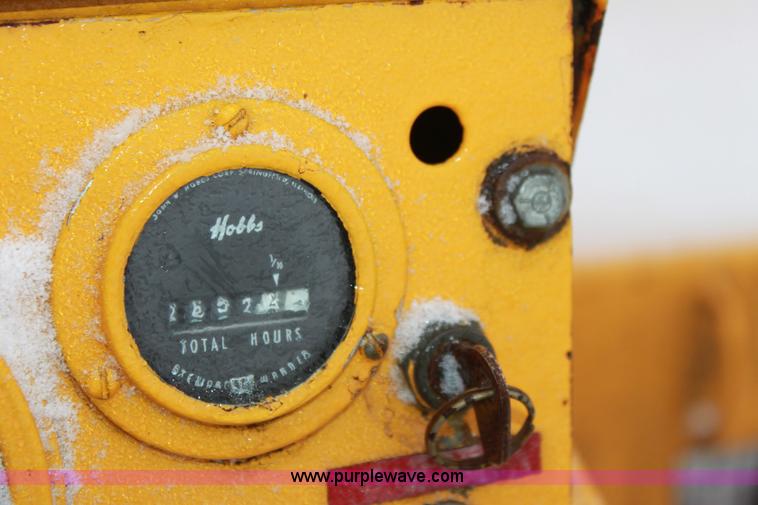 image for item B8776 Galion vibro-static single drum roller