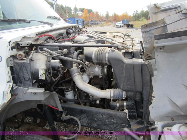 image for item C5952 1998 Ford FT900 utility bucket truck