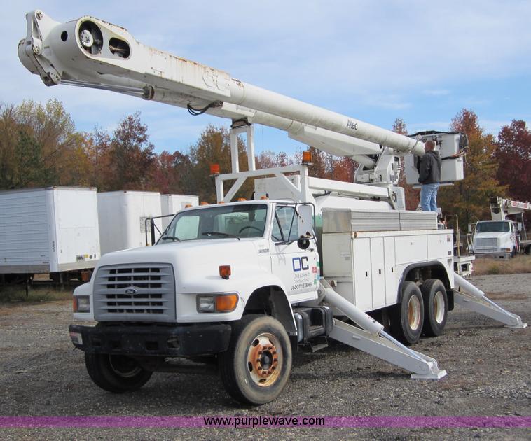 image for item C5952 1998 Ford FT900 utility bucket truck