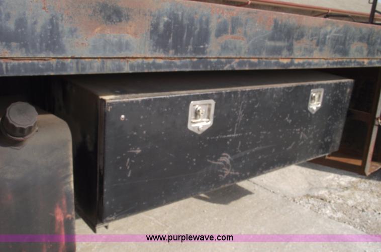 image for item C5953 1999 Sterling A9500 basement boom truck