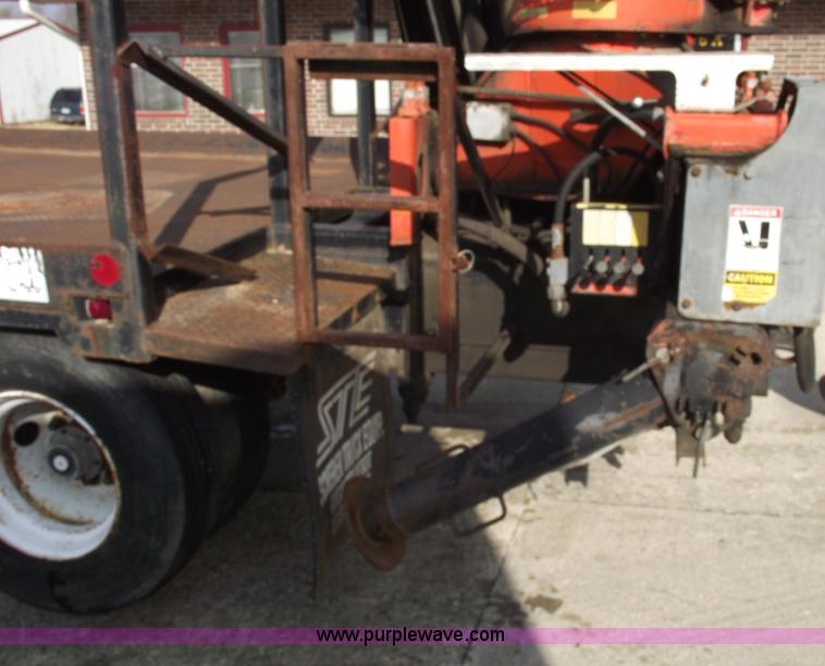 image for item C5953 1999 Sterling A9500 basement boom truck