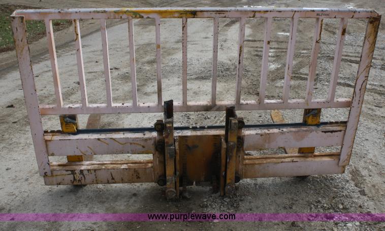 image for item H9504 Forklift carriage with forks