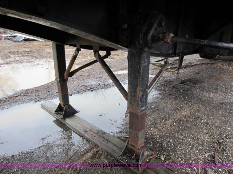 image for item A5658 1992 Dayco TAR4892 flatbed trailer