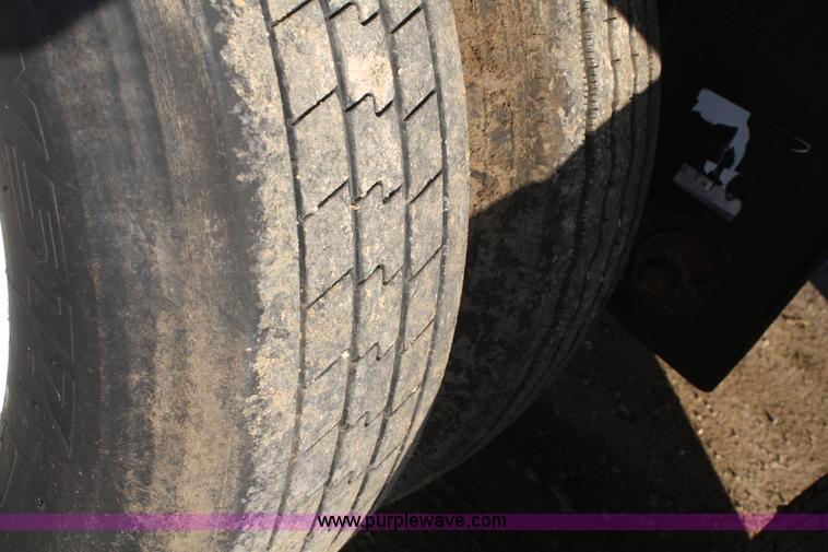 image for item A6510 1998 Trailmobile 53' van trailer