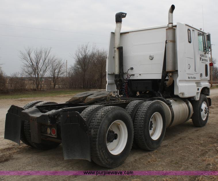 image for item A6559 1991 Ford CLT9000 semi truck