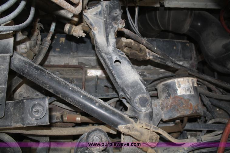 image for item A6559 1991 Ford CLT9000 semi truck