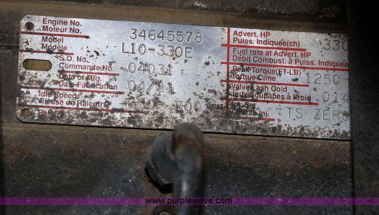 image for item A6559 1991 Ford CLT9000 semi truck