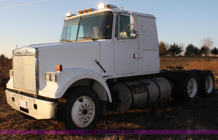 image for item A6615 1988 White WIM semi truck