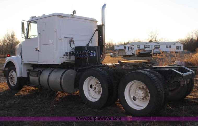 image for item A6615 1988 White WIM semi truck
