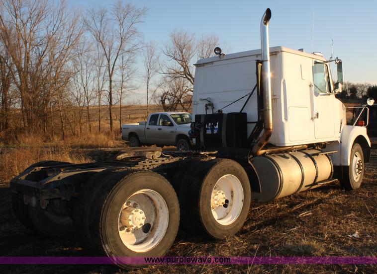 image for item A6615 1988 White WIM semi truck
