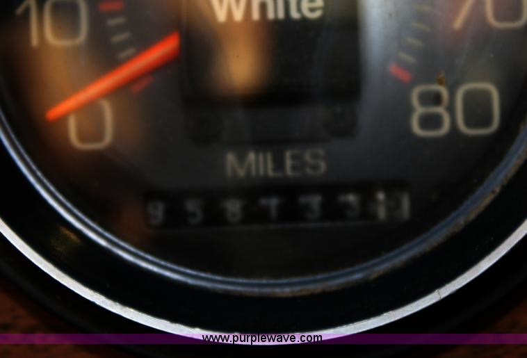 image for item A6615 1988 White WIM semi truck