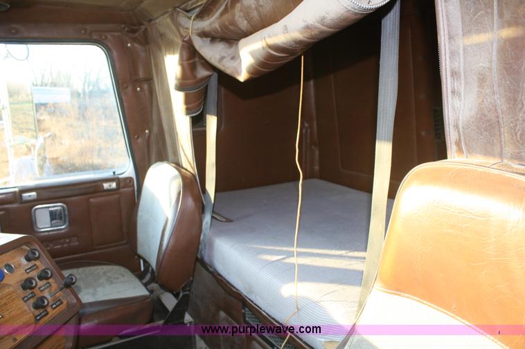 image for item A6615 1988 White WIM semi truck