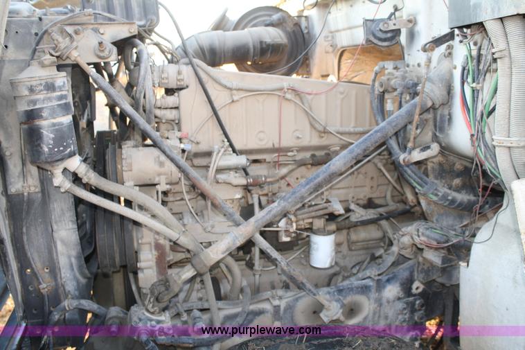 image for item A6615 1988 White WIM semi truck