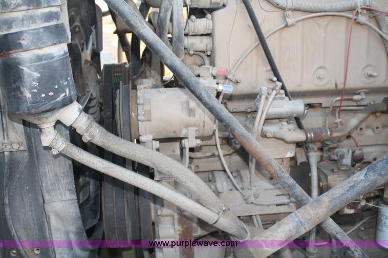 image for item A6615 1988 White WIM semi truck