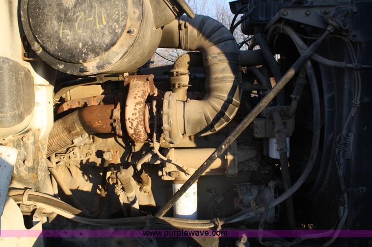 image for item A6615 1988 White WIM semi truck