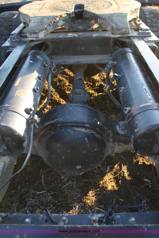 image for item A6615 1988 White WIM semi truck